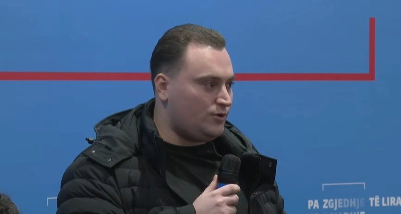 Foltorja  Djali i Sokol Olldashit kritika në sy Berishës  Folësit na turpërojnë  flasin kuturu disa edhe tapë   Po dëmtoni imazhin e PD