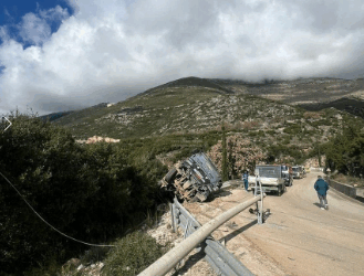 Përmbyset kamioni në Palasë, plagosen 3 persona