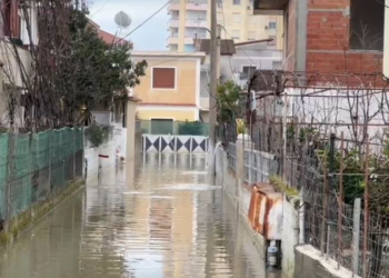Ministria e Mbrojtjes: Shkarkohet hidrocentrali i Fierzës, si paraqitet situata në të gjitha qarqet