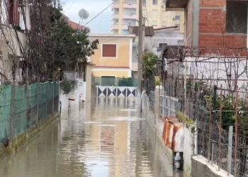 Al Jazeera shpërndan pamjet nga Durrësi/ Përmbytjet edhe në sytë e mediave ndërkombëtare