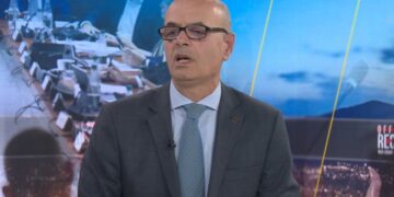 “Mblidhet një valë turme pëdëistësh”, Petro Koçi: Si mund të ketë sukses një protestë për të “rilindur” Berishën!?