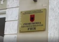 Hiqej si avokate, Prokuroria e Fierit çon në gjyq një qytetare