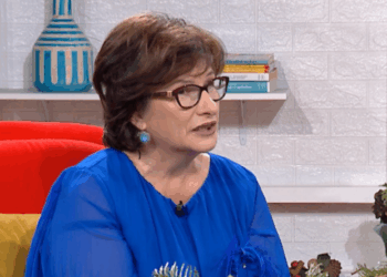 Rrëfimi prekës e plot dhembje i një nëne, tregon historinë e humbjes së pesë fëmijëve: I kërkoja nëpër varreza…