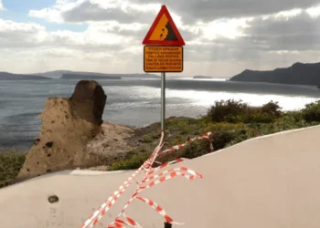 Zbuloni çfarë thotë studimi: “Rrezik për cunami në Santorini”/ Çfarë do të ndodhë nëse aktivizohet vullkani Kolumbo në Greqi