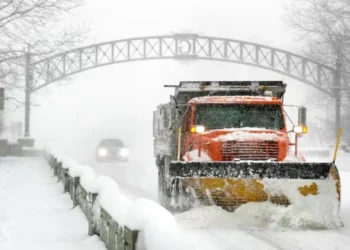 SHBA pret stuhinë e akullit, më shumë se 160 milionë banorë do të preken nga moti ekstrem këtë fundjavë