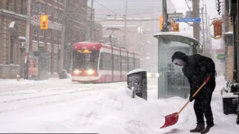 SHBA  rritet bilanci i viktimave nga moti i keq  17 të vdekur  mes tyre dhe një 16 vjeçare
