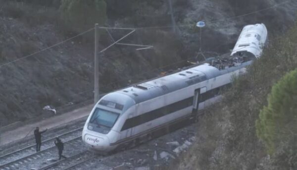 Tragjedia hekurudhore në Spanjë  rëndohet bilanci i viktimave  39 persona kanë humbur jetën