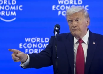 VIDEO-Pas Armenisë me Shqipërinë/ Fjalimi në Davos – Trump bëhet sërish ‘lëmsh’, ngatërron 14 herë Groenlandën me Islandën