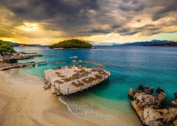 Shqipëria vendos rekord të ri në turizëm/ 1.2 milionë italianë pushuan në vendin tonë gjatë vitit 2025