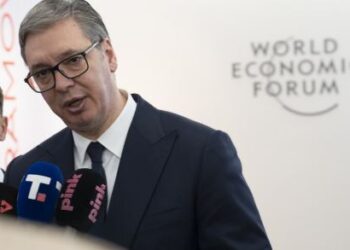 Serbia po armatoset me shpejtësi, Vuçiç: Bota po shkon në një drejtim të çmendur