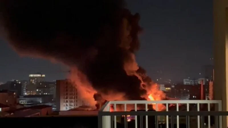 Tiranë  zjarri merr përmasa të frikshme  Nisen forcat zjarrfikëse nga Elbasani  kërkohet ndihma e Ushtrisë