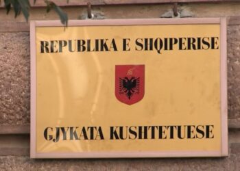 Juristi: Kushtetuesja nuk i dha zgjidhje mosmarrëveshjes së kompetencave mes dy pushteteve, duhej të pyeste “Venecian”