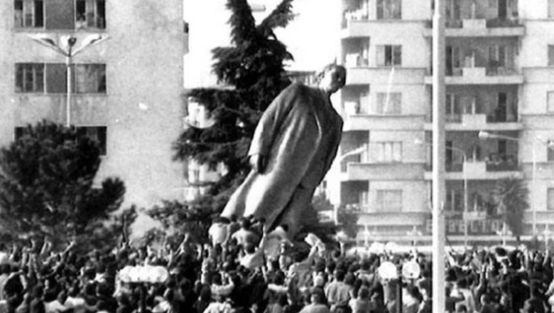 Dëshmitar i 20 Shkurtit   Enver Hoxhën  nuk e rrëzoi PD ja  Berisha lëvizte me FIAT in e Sigurimit