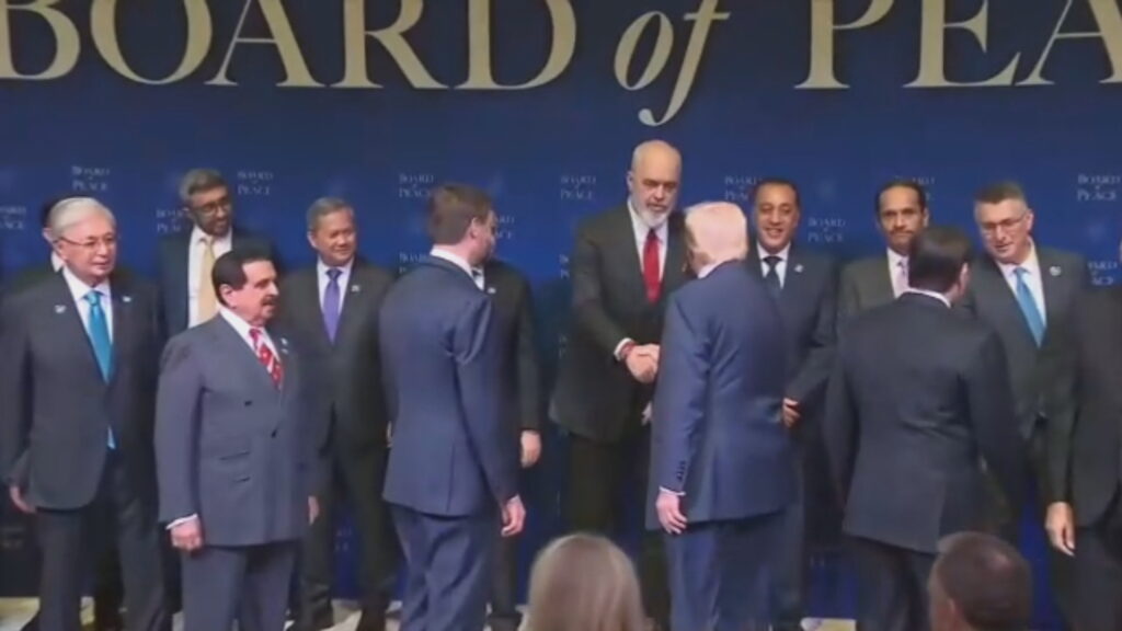 LIVE! Bordi i Paqes, Trump shtrëngon duart me Ramën, nis mbledhja e parë