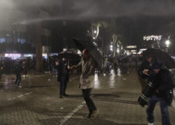 Dhuna e militantëve të Berishës në Tiranë, reagon sërish Koçiu: Shqipëria s’është më ajo e ’97