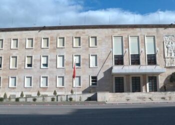 Kush janë ministrat e rinj të qeverisë Rama/ Ja kush ikën e kush vjen (Profilet)