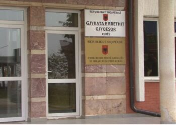 Akuzohen për shitje dhe prodhim narkotikësh, arrestohen tre persona në Kukës