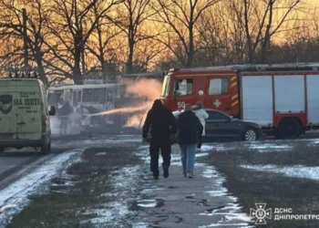 12 persona humbin jetën dhe plagosen 7 të tjerë nga sulmi me dron mbi një autobus në Ukrainë