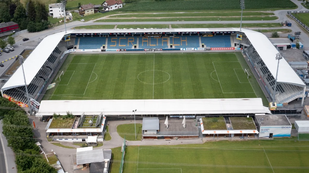 Filmonte vajzat e ekipit në dhomat e zhveshjes  arrestohet zyrtari i klubit të njohur austriak