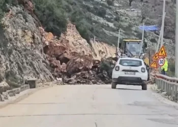 Bllokohet aksi rrugor në dalje të tunelit të Llogarasë, autoritetet thirrje qytetarëve të tregojnë kujdes