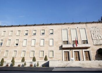 Ndryshime të tjera në qeveri, Vilma Guri pason Vali Bizhgën si shefe e kabinetit