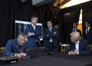 Trump paralajmëroi se do të publikojë dosjet mbi UFO-t, sekretari i Mbrojtjes: Do ta zbulojmë nëse…