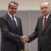 “Koha të heqim çdo kërcënim”/ Mesazhe për dialog dhe ulje të tensioneve pas takimit Erdogan-Mitsotakis në Ankara