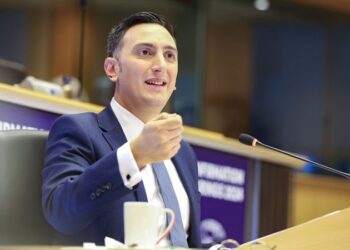 “Jo çdo gjë është e negociueshme”, Bashkimi Europian kundër FIFA-s për rikthimin e Rusisë në futboll