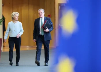 Dhjetë vjet pas Brexit, BE dhe Mbretëria e Bashkuar kërkojnë “rivendosje” të marrëdhënieve