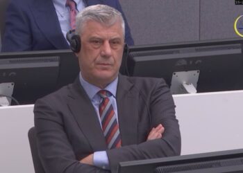 Sot në Hagë nis fjala përmbyllëse e mbrojtjes së Thaçit, mbërrin avokati i ish-presidentit