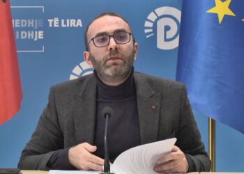 Reagimi i Ramës për protestën, Bardhi: Nuk na ndal as gazi lotsjellës as dhuna policore