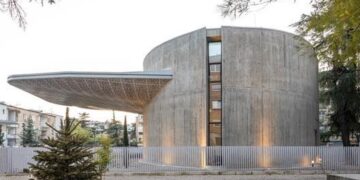 FOTO/ Mozaiku i Tiranës emërohet për çmimin “Ndërtesa e Vitit 2026”, nga revista prestigjioze e arkitekturës