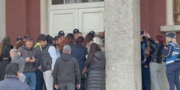 Projekti TID / Rama shkon në Durrës për të takuar banorët protestues, opozita kërkon komision hetimor