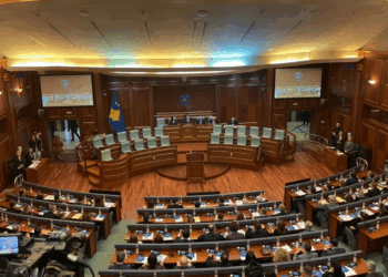 Nis seanca konstituive e Kuvendit të Kosovës, pritet propozimi i Haxhiut si kryeparlamentare