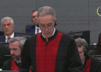 Mbrojtja e ish-krerëve të UÇK-së mbyll deklaratat: Hashim Thaçi duhet të shkojë në shtëpi