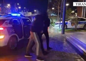 I dyshuar për 7 veprimtari kriminale, arrestohet 28-vjeçari që theu “arrestin në shtëpi”