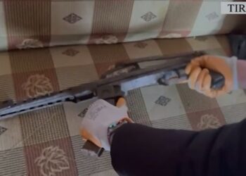 I gjenden arsenal armësh dhe municion luftarak, arrestohet 63-vjeçari në Bërzhitë
