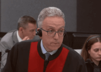 Avokati i Hashim Thaçit në Hagë: Prokuroria fshehu provat deri në dosjen përfundimtare