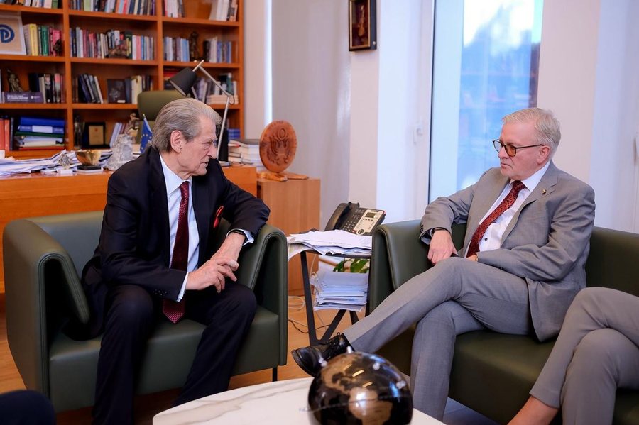 Berisha pret eurodeputetin Gahler  AKSHI  më e rëndë se  afera Epstein 