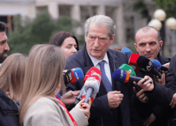 Berisha tregon pse nuk e takoi McAllister, ja si i përgjigjet për protestat e dhunshme