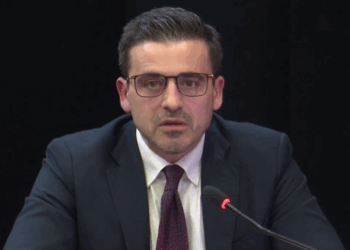 “Janë marrë masa për qarkullimin e mallrave”, kreu i Doganave reagon pas bllokimit të aksit Librazhd-Elbasan