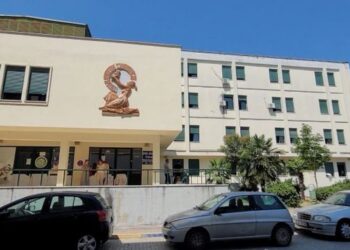 Foshnja humb jetën pak orë pas lindjes, nisin hetimet për mjekun në Durrës