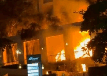 FOTO / Irani sulmon me raketa kullën “Palm Jumeirah”, hoteli në Dubai shpërthen në flakë