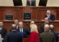 ‘Po mbroni vi**et e Belindës’, Berisha lëshon gjuhën në Parlament dhe zapton foltoren