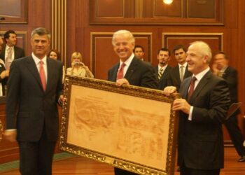 Kosova feston sot 18-vjetorin e Pavarësisë! Nga ngritja e flamurit te seanca solemne, agjenda e aktiviteteve