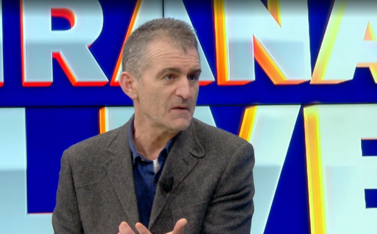  Berisha s bashkëjeton dot me rregulla demokratike   Elezi  Përdorimi i të miturve në protestë   turp  për organizatorët