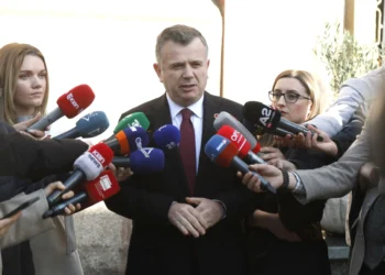 Mbyllet mbledhja e Këshillit të Mandateve për çështjen ‘Balluku’, Balla: Raportin do ta hartojmë pas mbledhjes së grupit parlamentar të PS