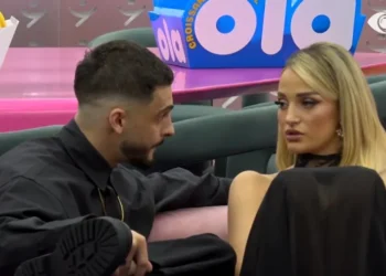 “A ke ndjenja për mua?” Darkë romantike në shtëpinë e BBV, ja si i përgjigjet Selin pyetjes së Gimbos