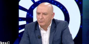 Bejko: Berisha e ka partinë të shkërmoqur, e ka futur PD-në në ‘kilometrin e fundit‘