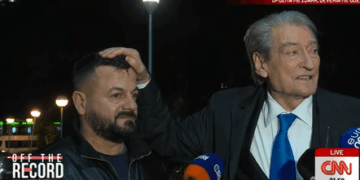 Berisha me protestuesin: Iliri është goditur me snajper, ka marrë një plumb gome në ballë